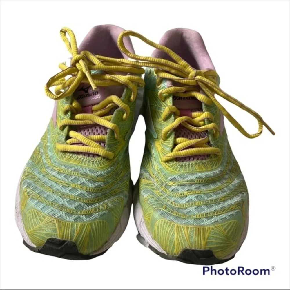 Mizuno Wave Sayonara Women's Size‎ 7 Running Shoes J1GD133068 Green Yellow Pink
